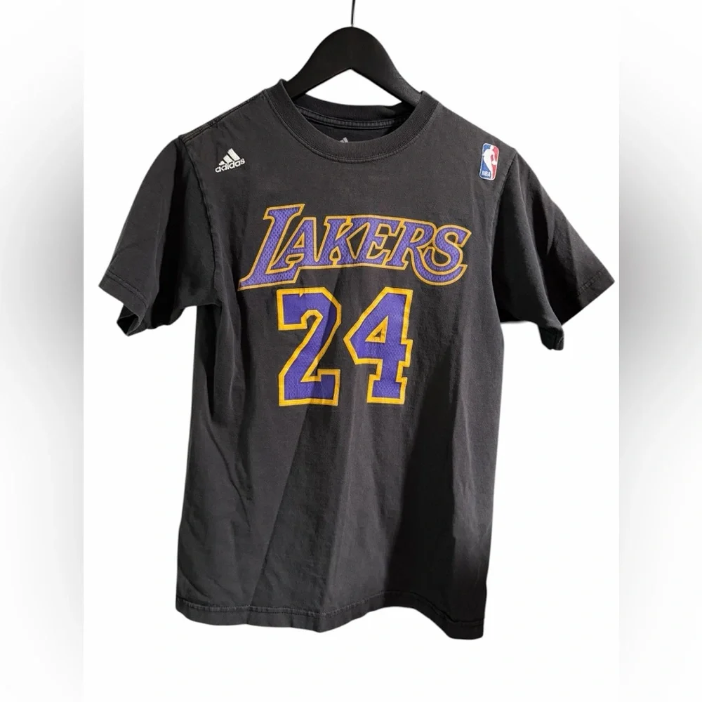 Vintage‎ Adidas NBA Los Angeles Lakers Kobe Bryant #24 T-Shirt Small